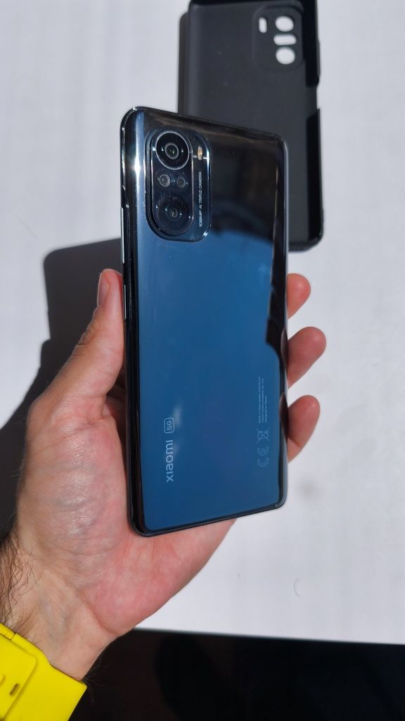 Смартфон Xiaomi Mi 11i 8/256 Gb. Чудовий стан. Повна комплектація.