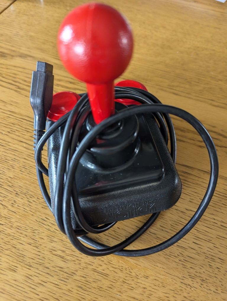 Joystick Competition Pro do Atari i Commodore sprawny