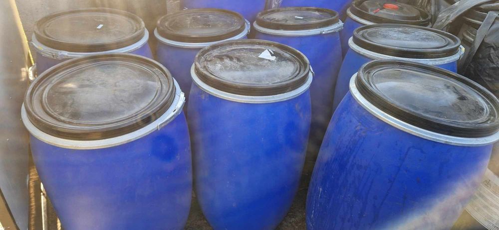 Bidoes com tampa e ar