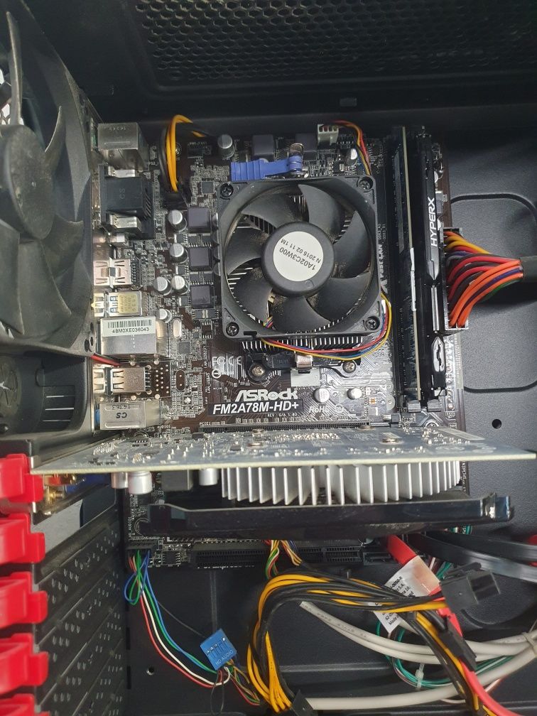 Komputer stacjonarny ssd256gb i 1tb,4x3.70gHz AMD,8gb ram, GT730 2gb