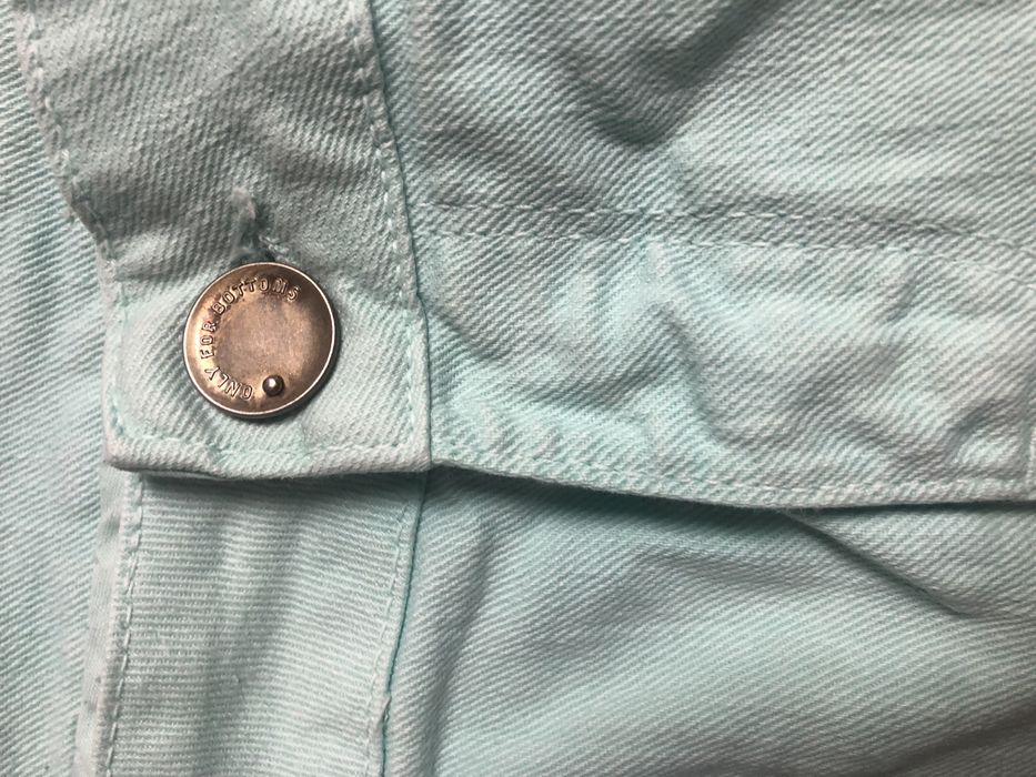 Krótkie spodenki miętowe bershka 152