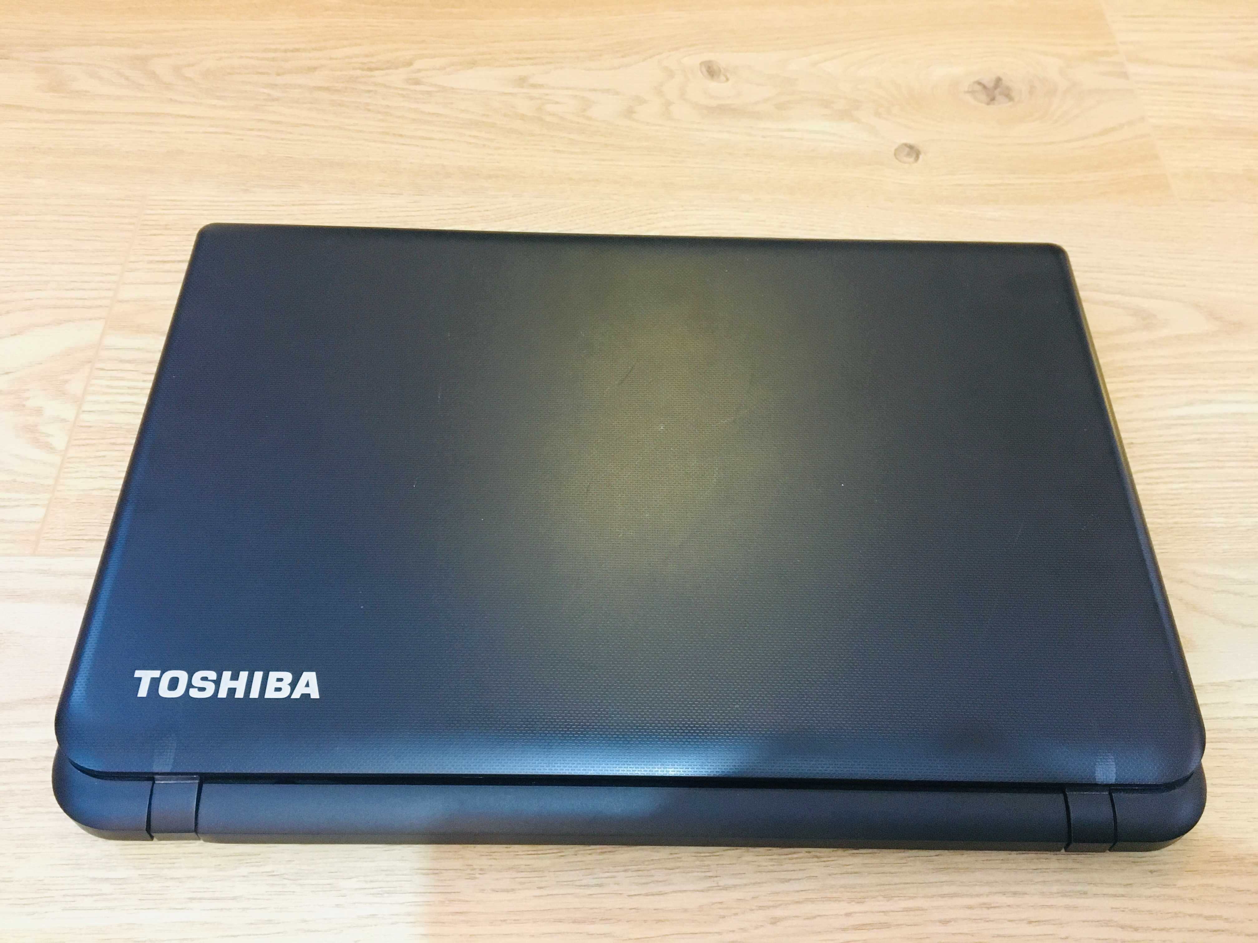 Toshiba Satellite C55D-B5308 15'6" AMD E1-2100 4GB ram SSD 120GB