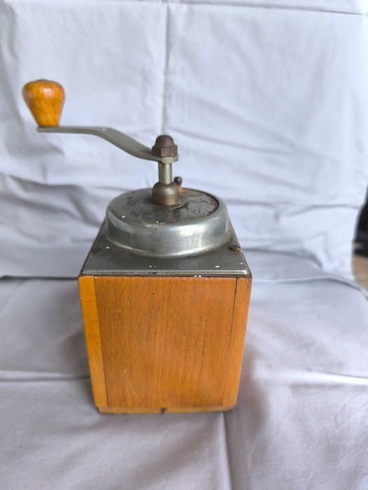 Moinho de café antigo Peter Diennes