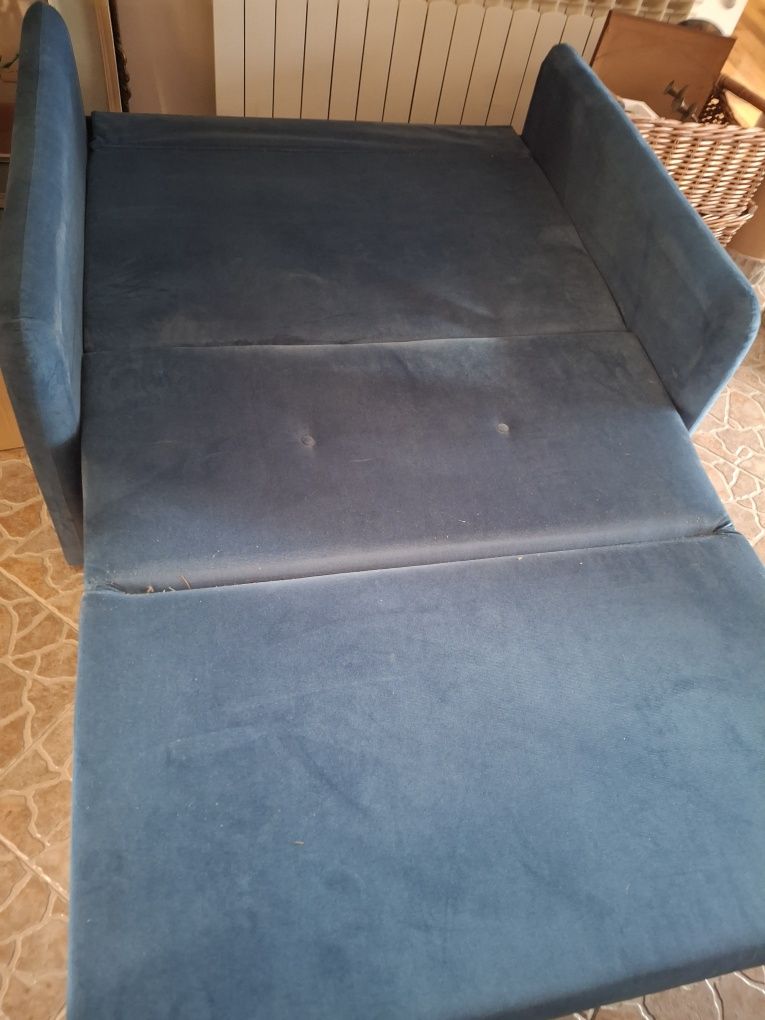 Sofa niebieska z funkcją spania