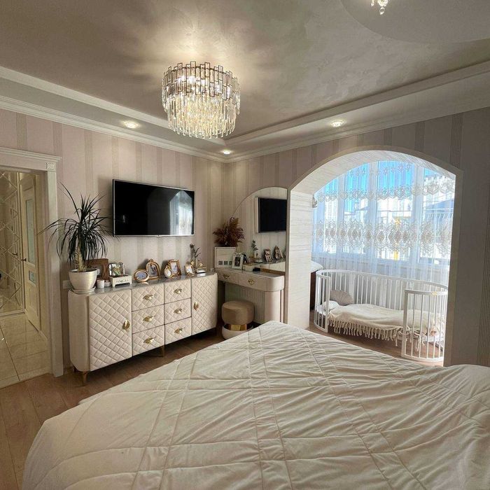 Продається шикарна 3-х кімнатна квартира в центрі з ремонтом