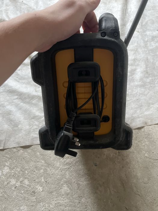 Радіоприймач-колонка DeWalt DCRO20.