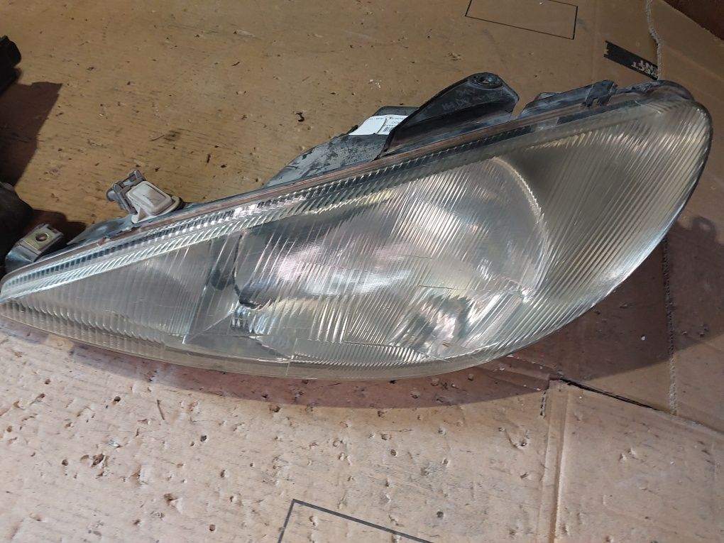 Prawa Lewa lampa peugeot 206 przednia przód reflektor