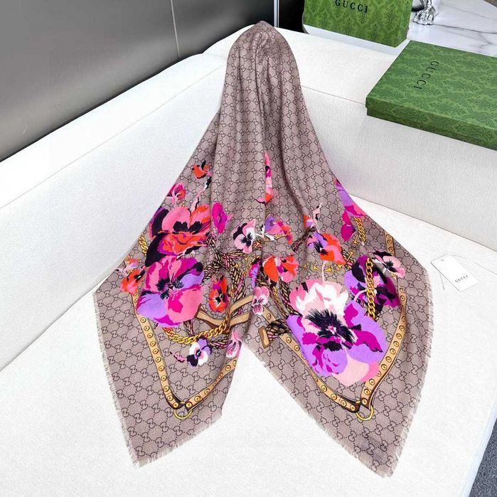 GUCCI Fioletowy element kwiatowy szalik damski szalik szalek