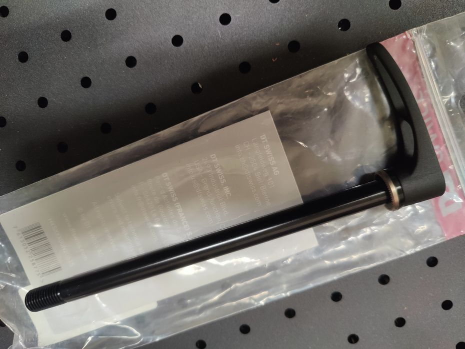 DT Swiss zacisk tył Thru Axle 12/148mm Boost alu RWS 10