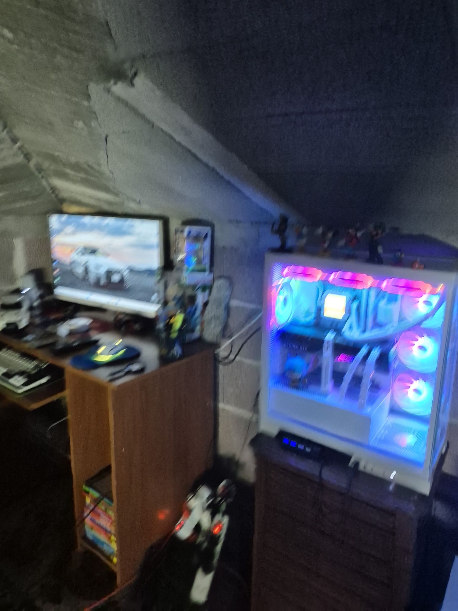 Pc gamer + ecrã Lg teclado mecânico e rato razer pro