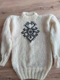 Swetry z owczej wełny
