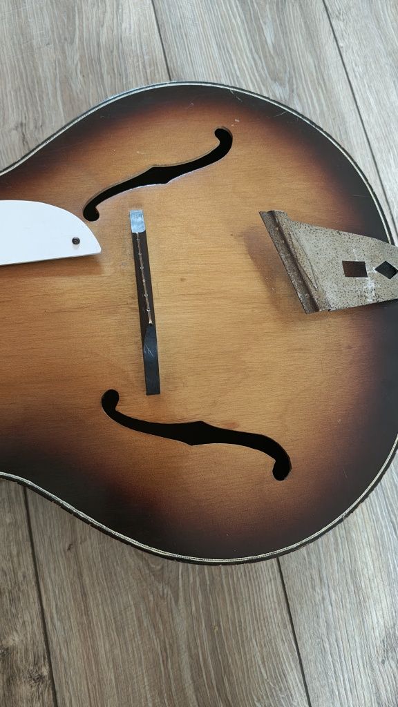 Stara gitara oldschool