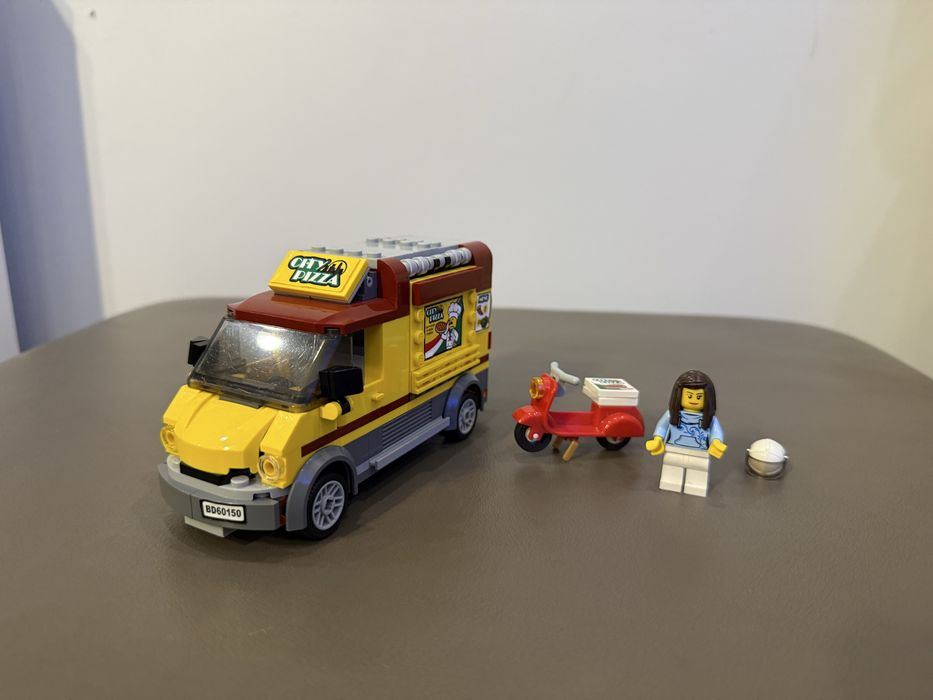 Lego Pizza model 60150