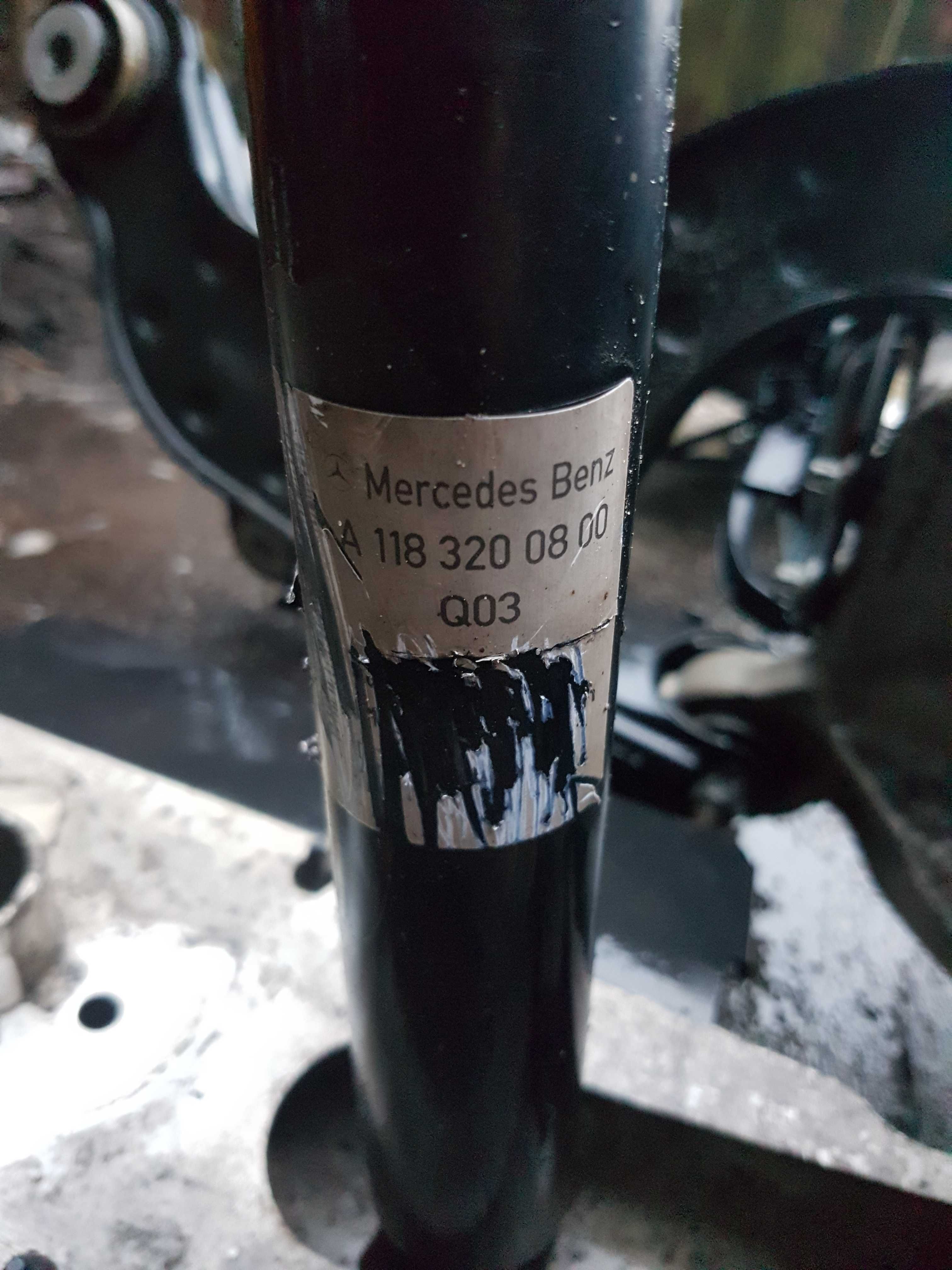 Mercedes cla w118 zwrotnica zacisk amortyzator wachach prawy noga kpl