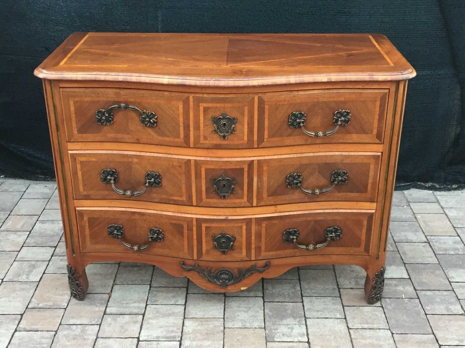 piękna stylowa komoda z drewna naturalnego-intersja