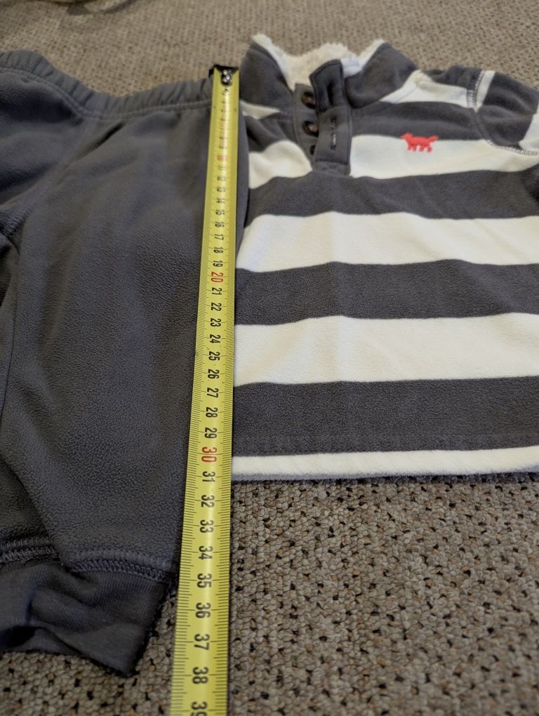 Carter's komplet polarowy dres 6-9 miesięcy stan bdb , dodaję gratis k