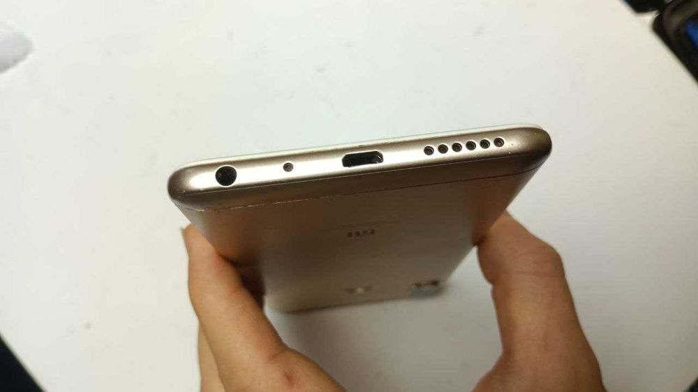 ОК Xiaomi Redmi Note 5 на 3/32Gb Мобільний телефон Редми Ноте 5 32гб