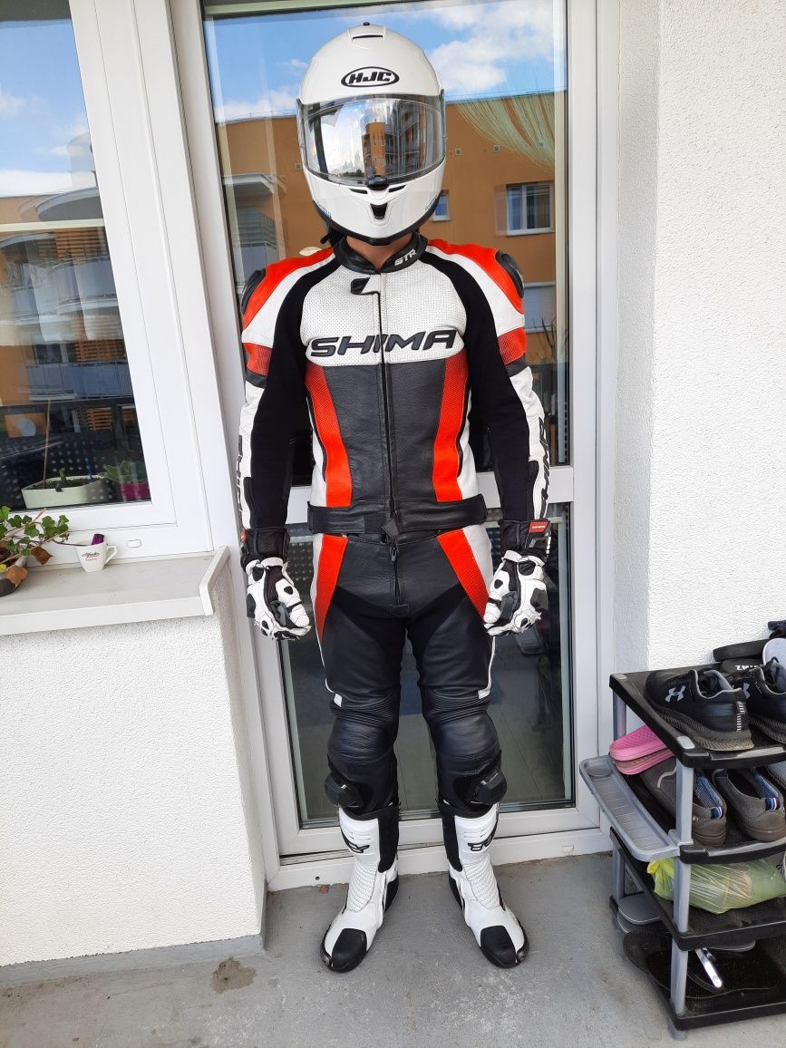 Dwa zestawy kompletów motocyklowych