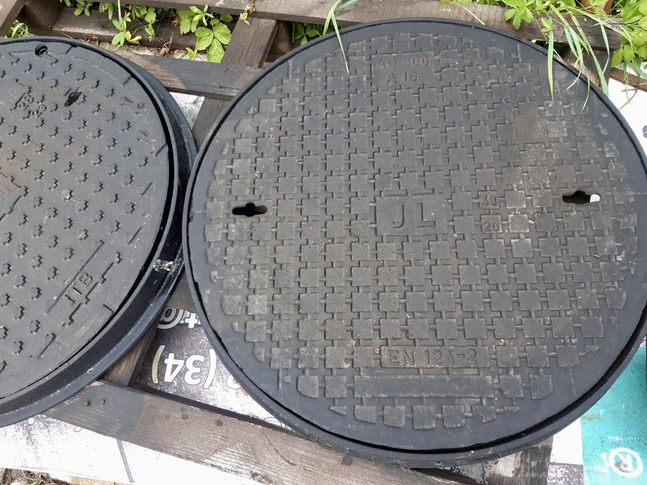 Ogrodowy właz żeliwny AO 600 1,5 tony dekiel żeliwny średnica 600 mm