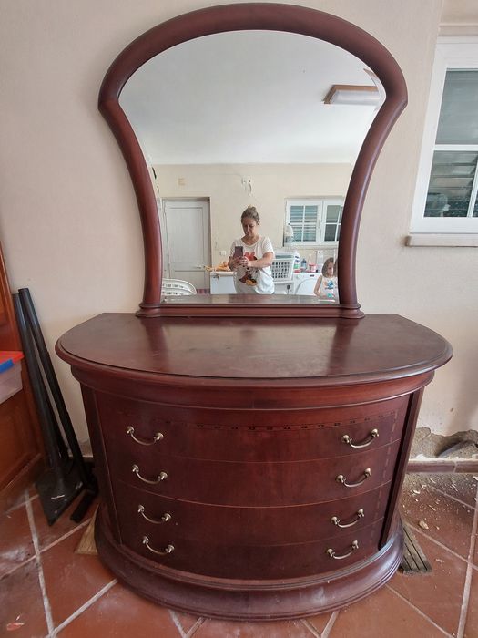 Cómoda com espelho