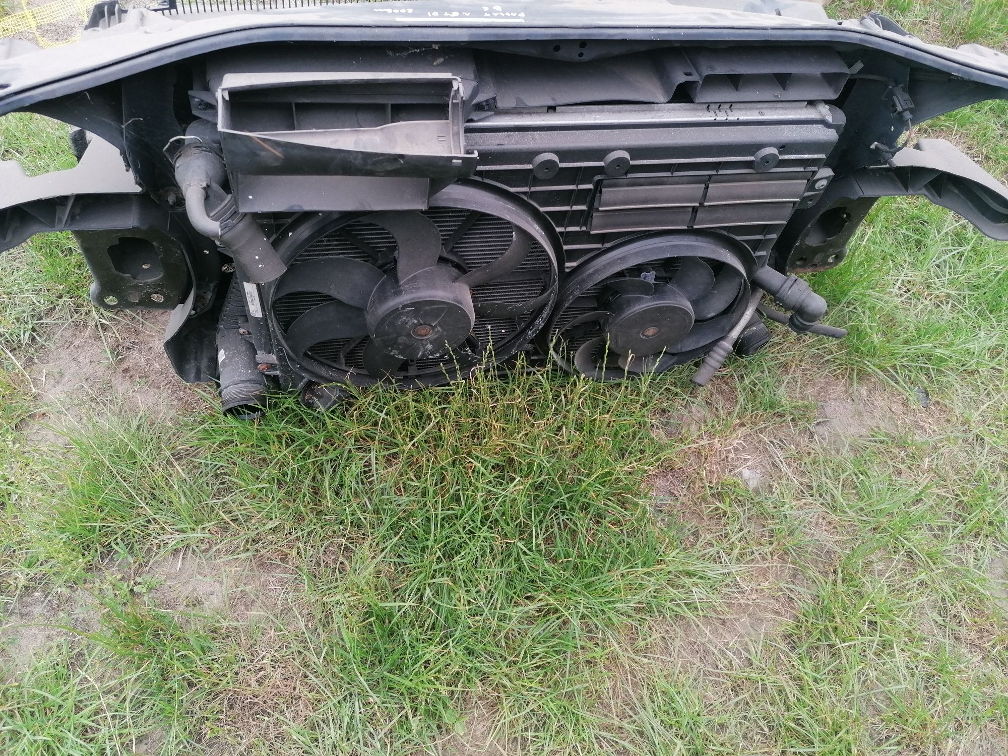 Pas przedni VW Passat B6 1.6 TDI Pas przedni VW Passat B6 1.6