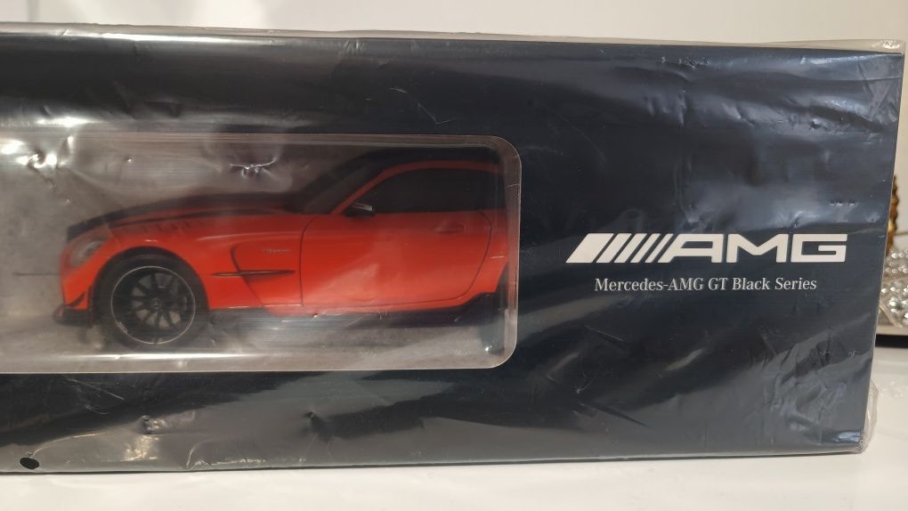 Model AMG GT Black series 1:18