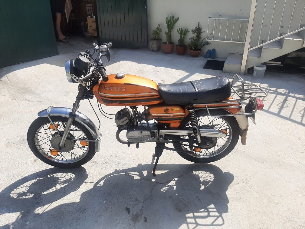 Casal 50cc mota antiga
