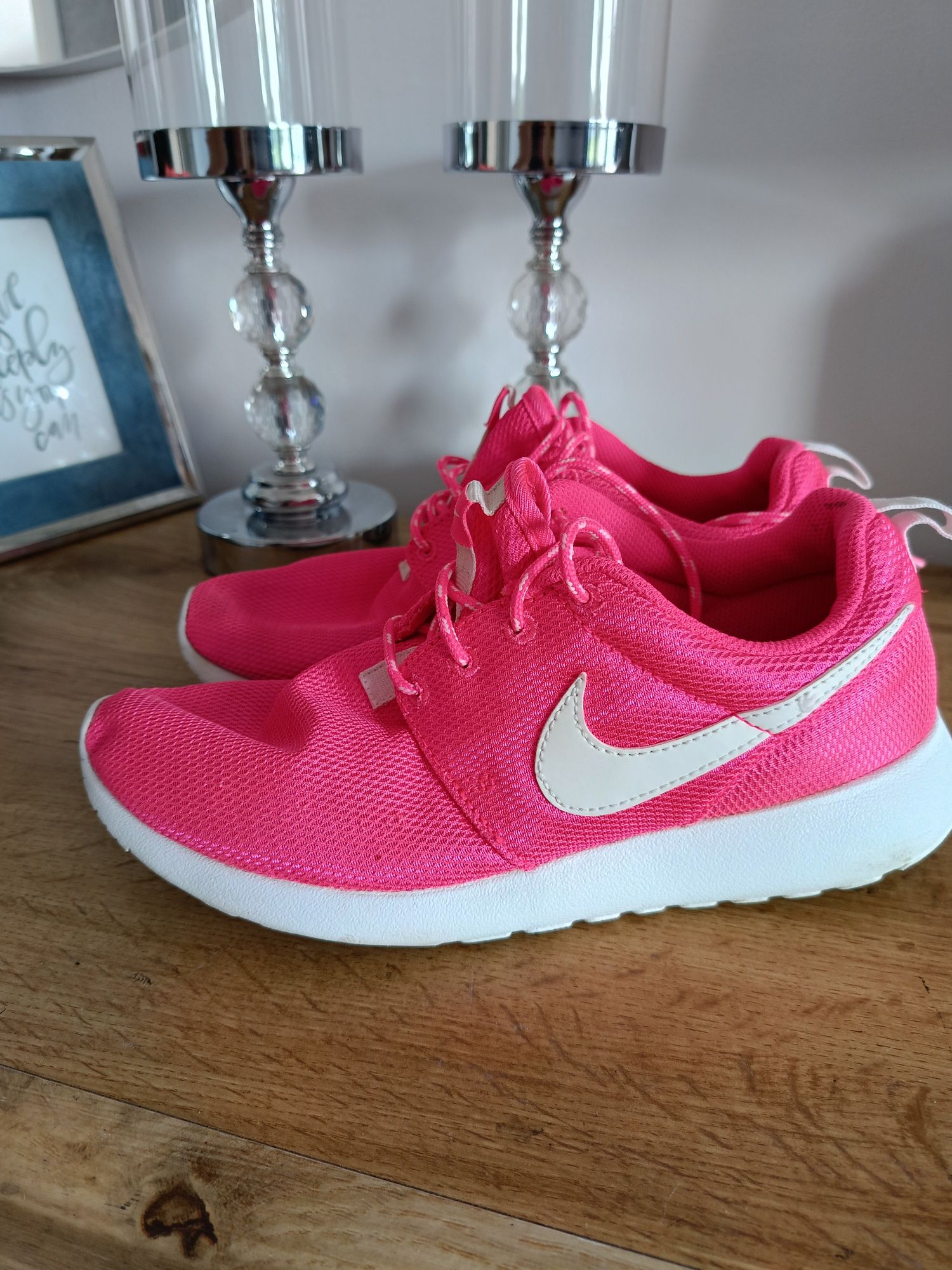 Buty Nike roshe one różowe 38,5 neonowe