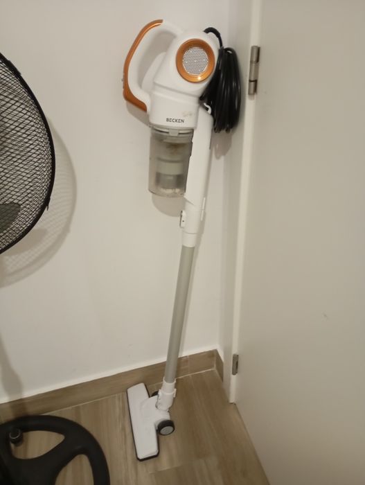 Aspirador de pó em bom estado