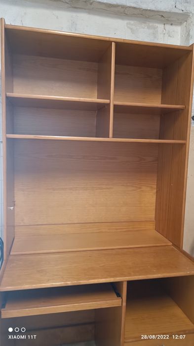 Estante em pinho mel