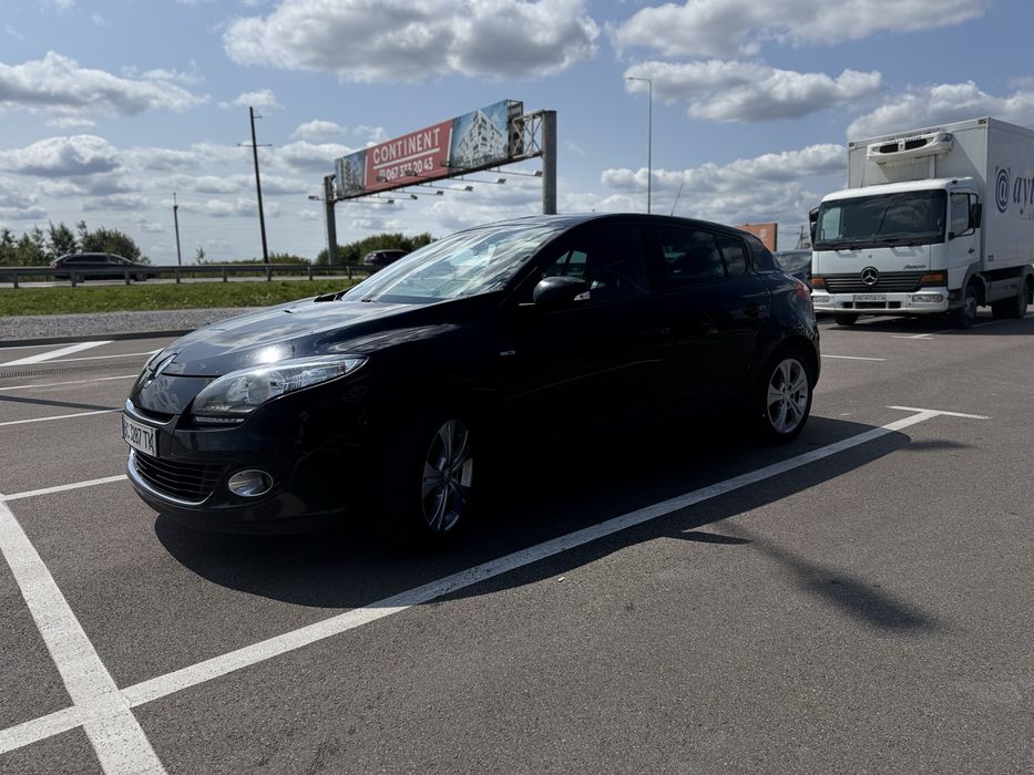 Продам renault megane 3(FL) 2012