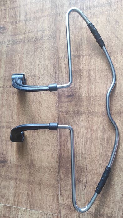 Samochodowy wieszak na ubrania na zagłówek fotela