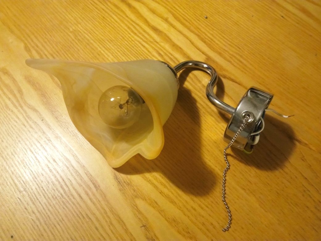 Kinkiet lampka oświetlenie