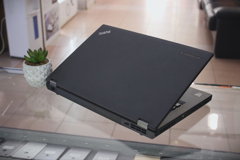 Lenovo ThinkPad T440p • i5 / 16 GB / SSD 512GB + HDD 500GB