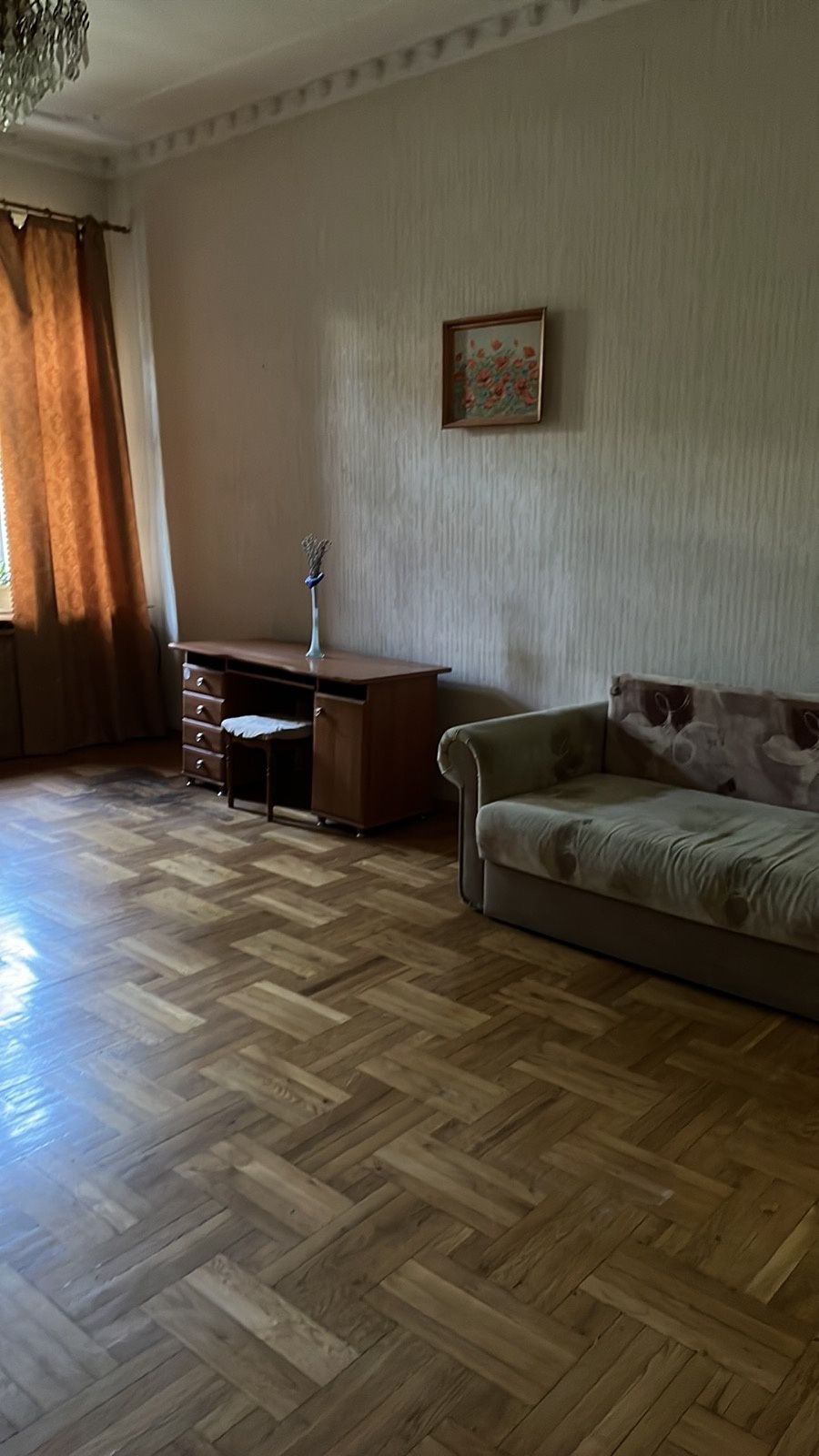 Сдам 1 комнатную просторную квартиру ,  Привоз