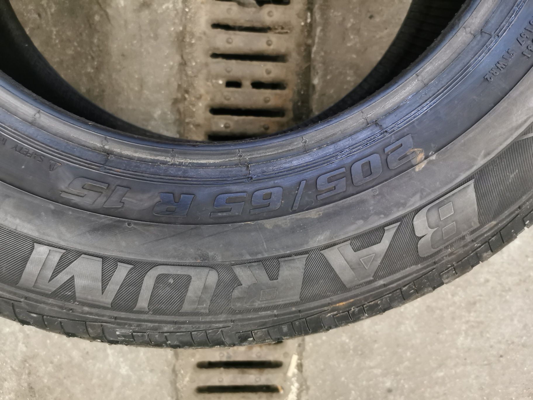 Para opon 205/65R15 99T Barum Vanis 2015 rok