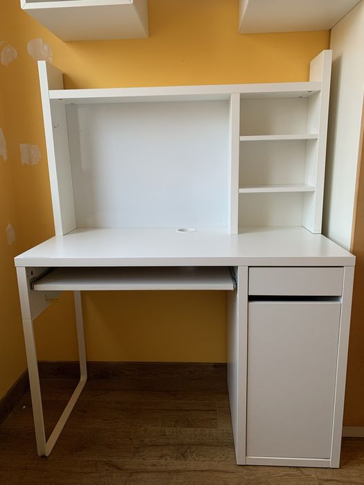 Biurko Micke IKEA z nadstawką