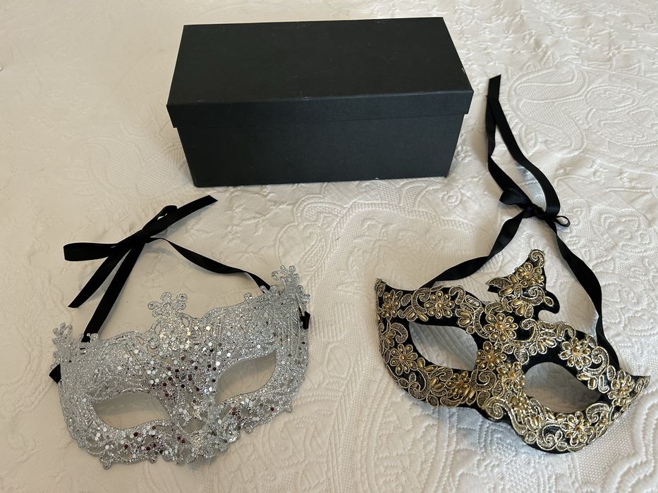 2 Mascaras Carnaval tipo Venezianas com estojo