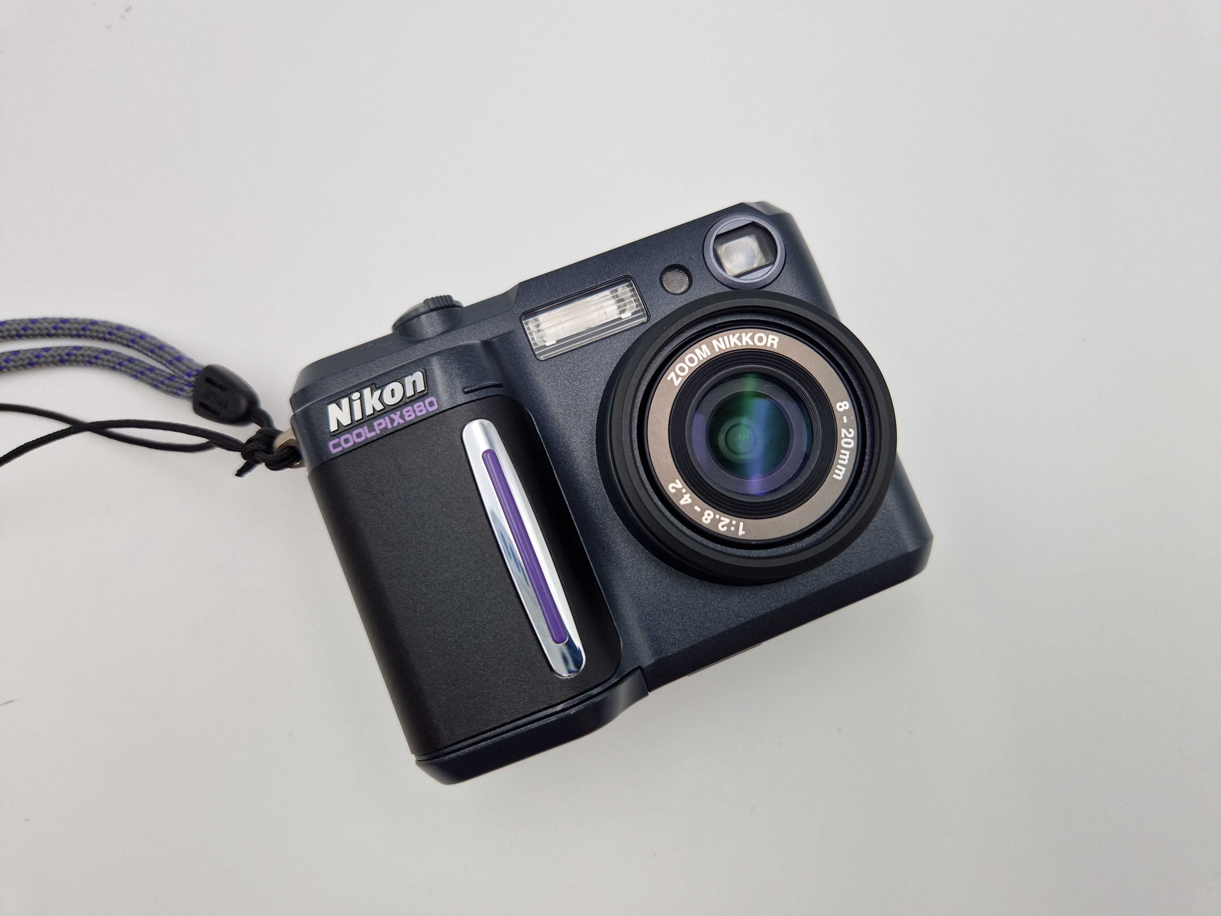.Aparat Nikon COOLPIX880 - CF 64Mb - cyfrowy Super RETRO VINTAGE IDEAL