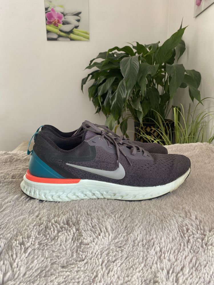 Nike Odyssey React Wolf