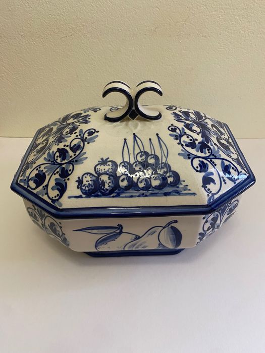 Terrina louça   Viana do Castelo pintada a mão. ALFE cerâmica