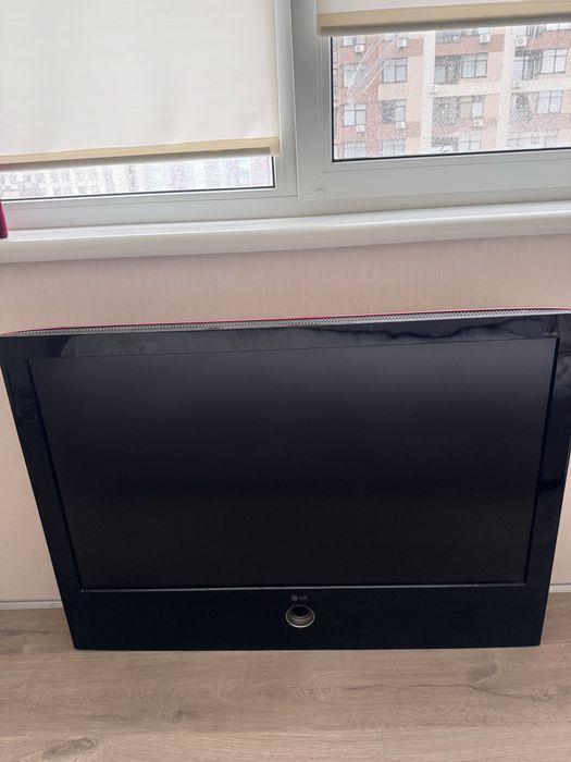 Телевізор LG працюючий