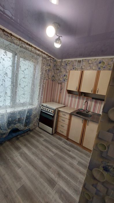 Продам 1к.квартиру 1эт есть балкон.центр.у моря.