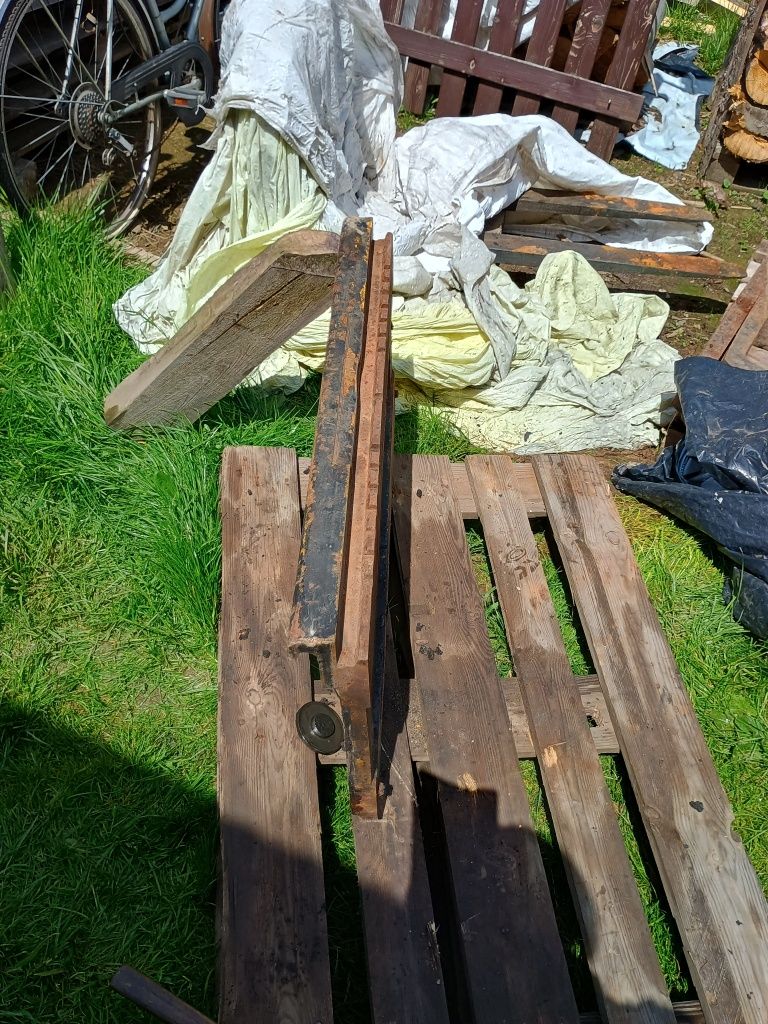Karetka z widłami
