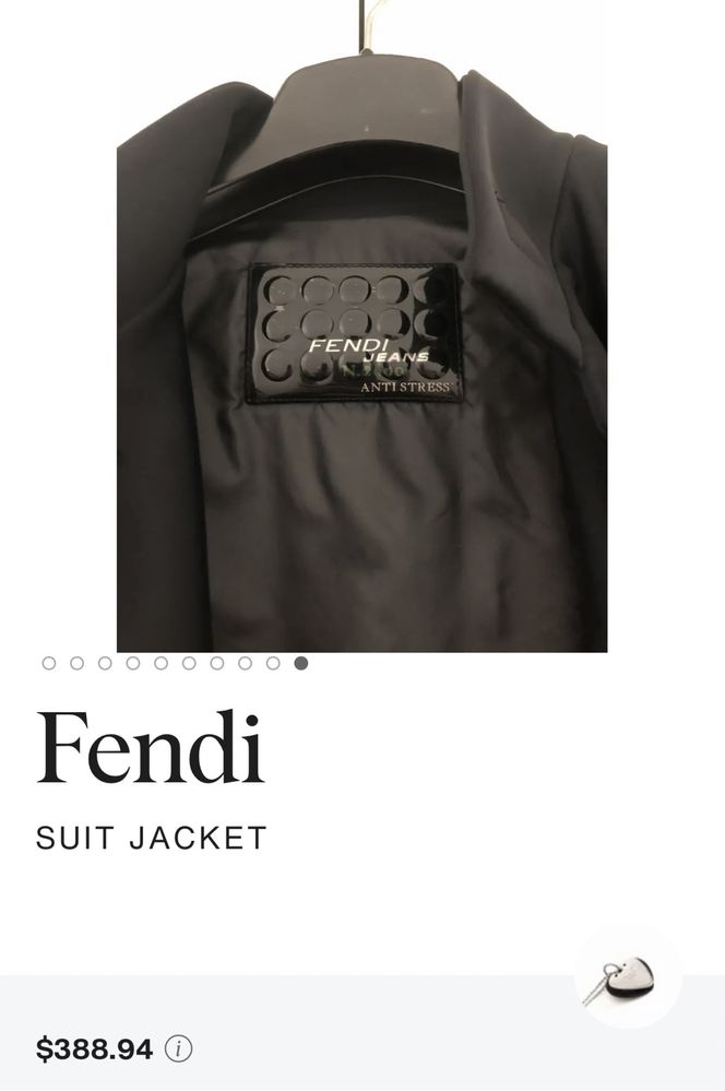 Продам фирменное женское пальто Fendi