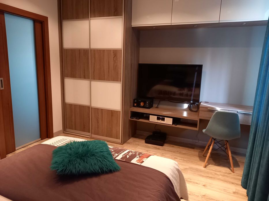 Nowoczesny apartament,2 pokoje,aneks,balkon,parking,winda,lotnisko