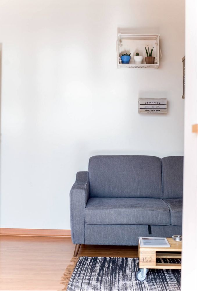 Sofá Conforama — dois lugares + chaise longue com arrumação