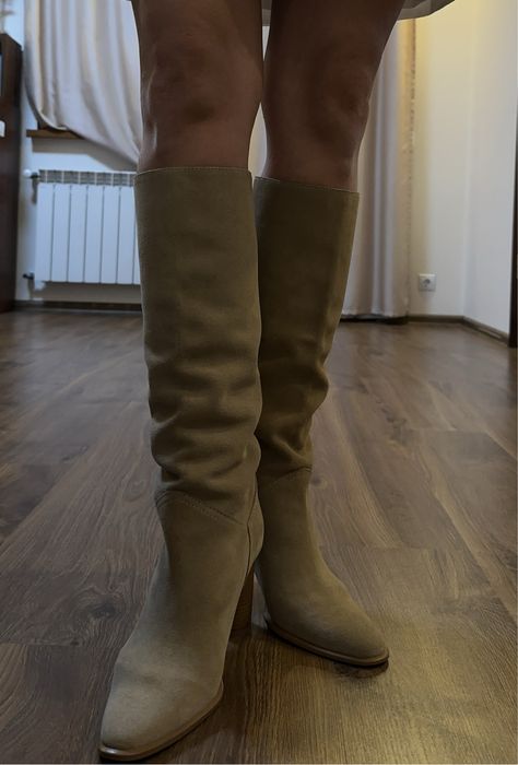 Zara замшеві чоботи 38 розмір