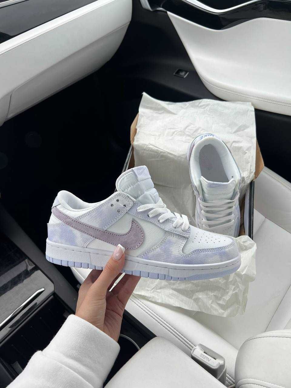 SB Dunk White Violet