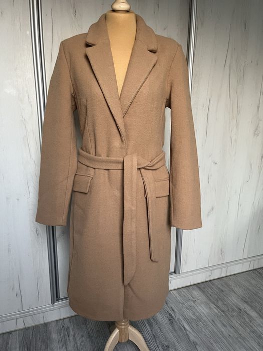 Damski płaszcz zimowy 60% welny